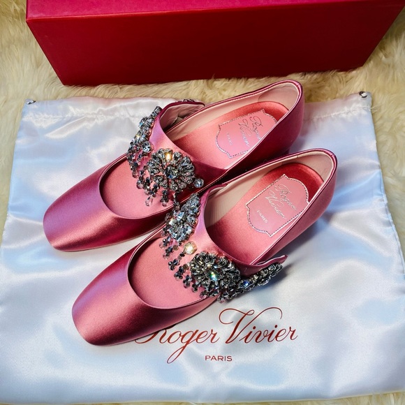 New authentic Roger Vivier Pumps - Picture 3 of 14